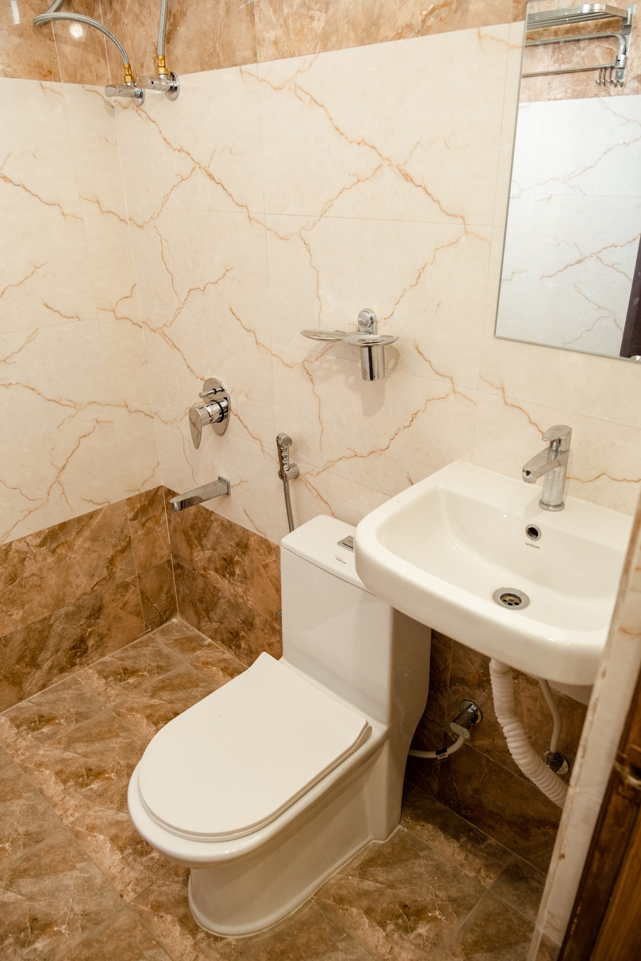 Coliving rooms for rent in Hitech City